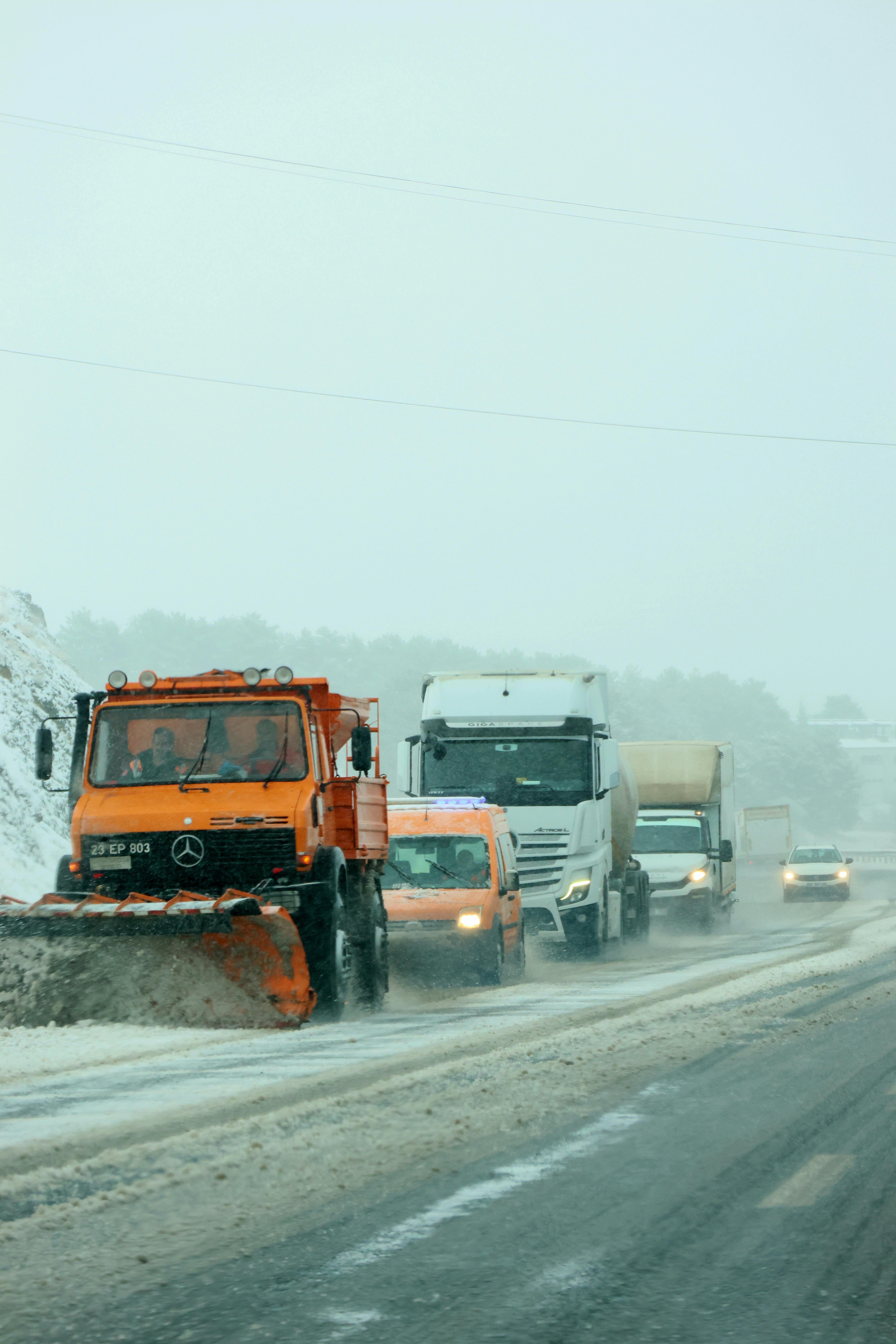 Eisbeseitigung in Hagen – Beseitigung von Glätte und Eisflächen für sichere, rutschfreie Wege.